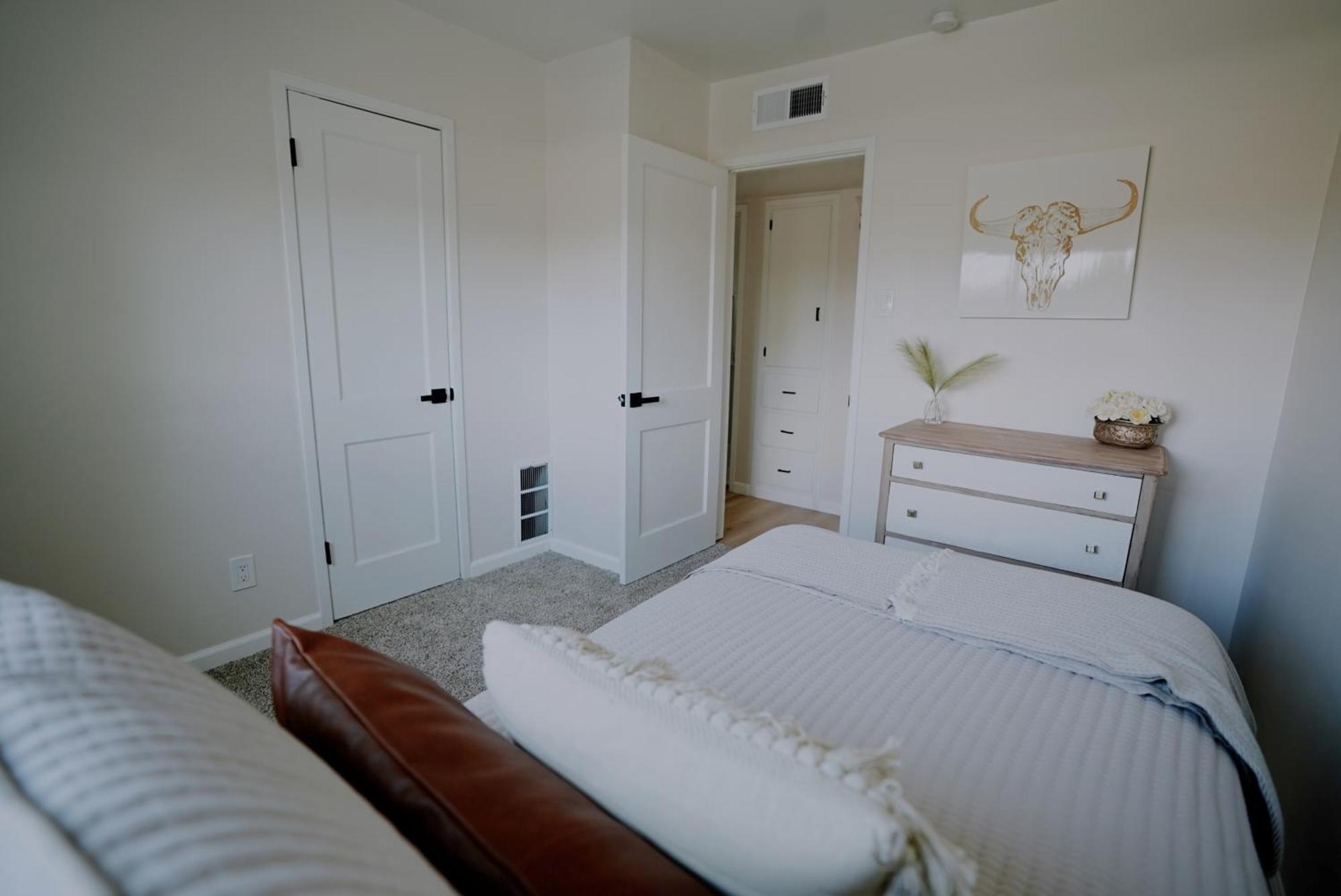Centrally Located! Remodeled! Huge Backyard! The White House Albuquerque Luaran gambar