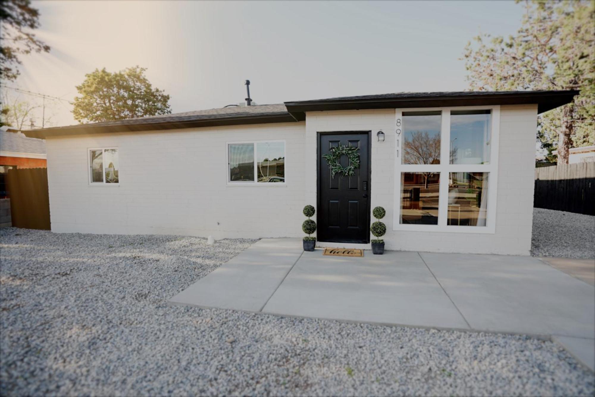 Centrally Located! Remodeled! Huge Backyard! The White House Albuquerque Luaran gambar