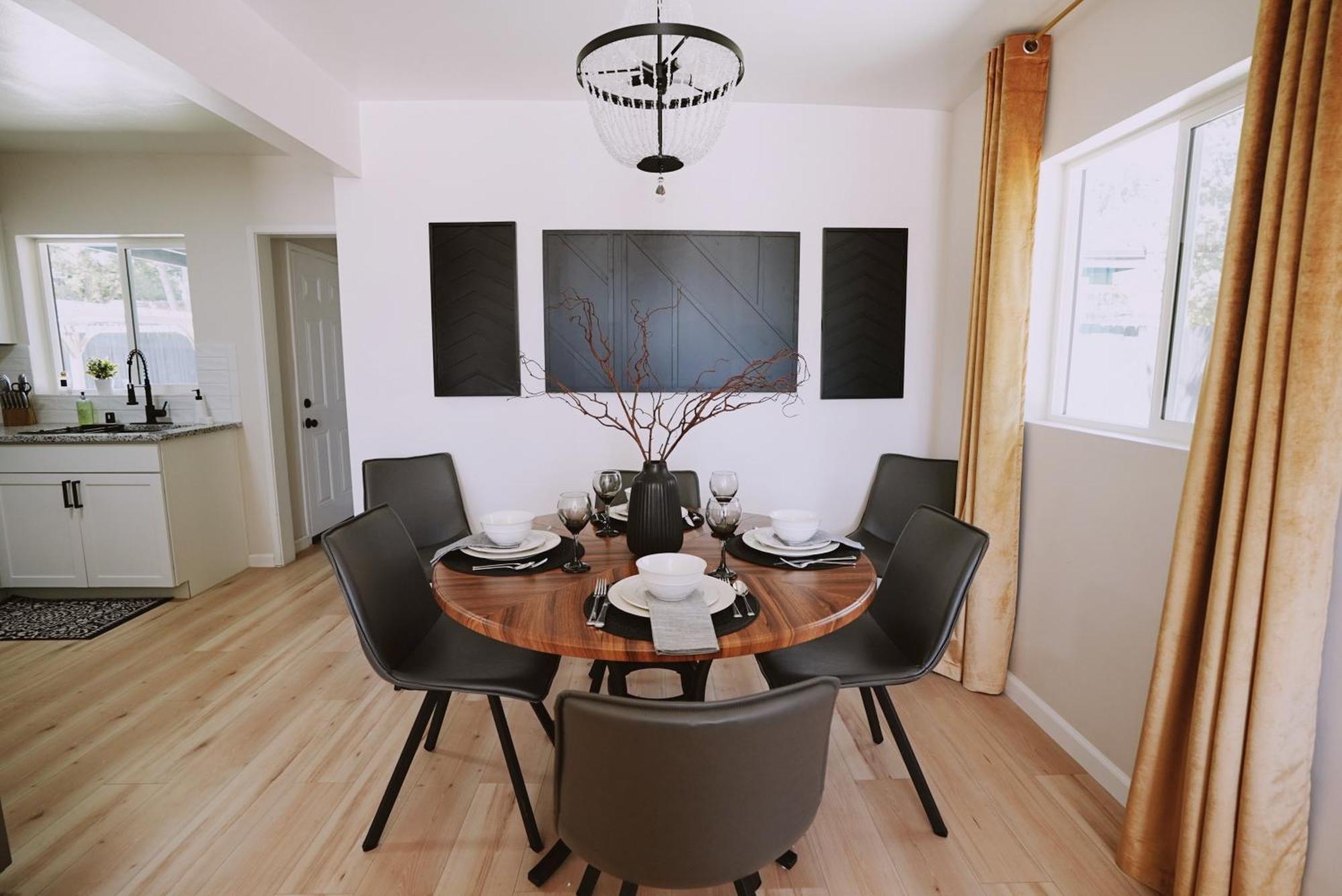 Centrally Located! Remodeled! Huge Backyard! The White House Albuquerque Luaran gambar
